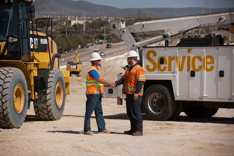 İş makinası saha servis ortamı